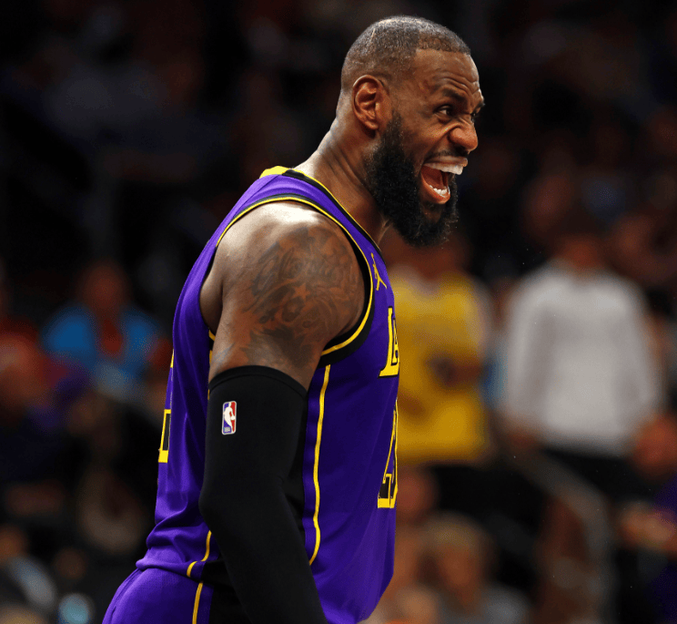 关于今晚CBA常规赛焦点战，密尔沃基雄鹿主帅复盘，压力陡增，临场指挥获称赞的信息